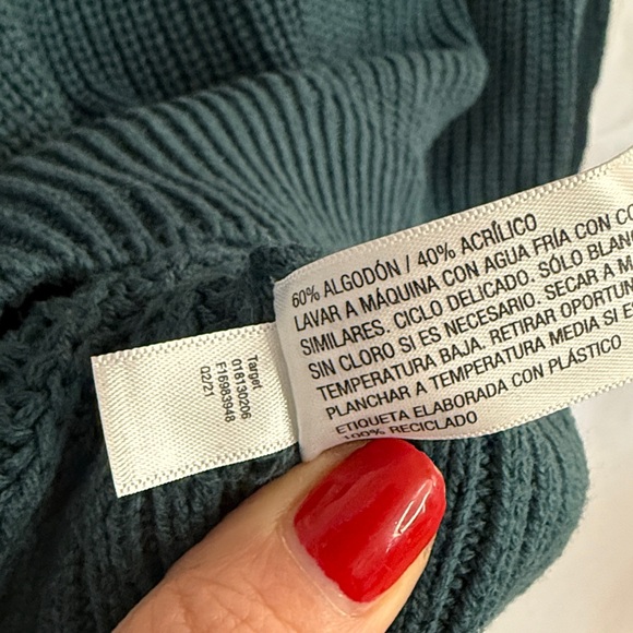 a new day Green V-Neck Chunky Cable Knit Sweater - Small - Picture 7 of 7